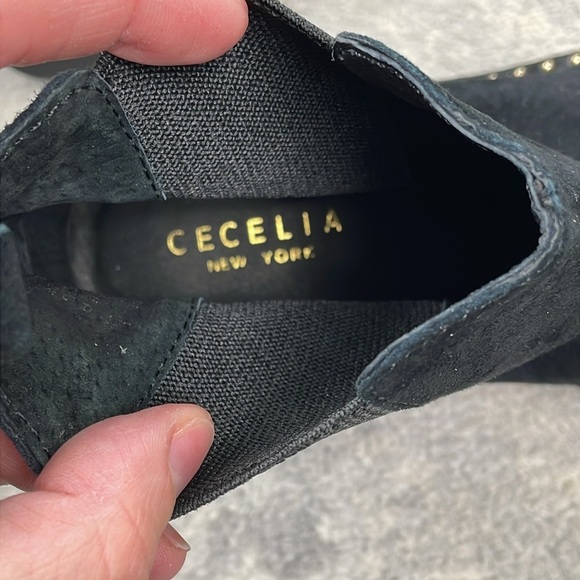 New Cecelia New York Gemma Slip On Low Wedge Boot All Black Suede Sz 7.5 - Picture 12 of 14